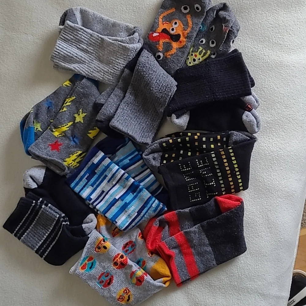 Kid's Assorted Crew Sicks 12 Pair Kb K Bell Colorful Fun Novelty Unisex Size 5-7